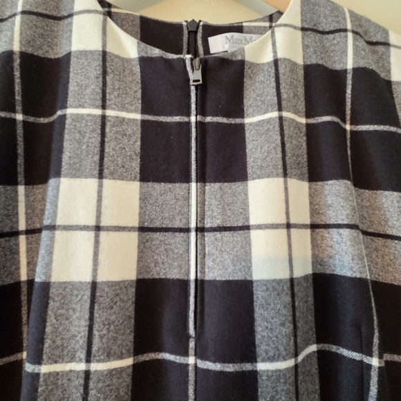 MaxMara Women's Wool Plaid Fall Winter Midi Sleeveless Professional Dress Sz 14 - Picture 12 of 16